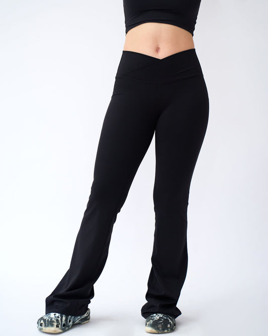 El Club de las Necias - Flare Pant Negro